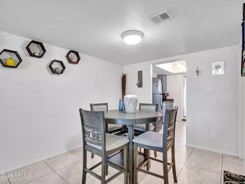 Dining - 1927 E Hampton Ave #212, Mesa, AZ 85204 photo 2 of 3
