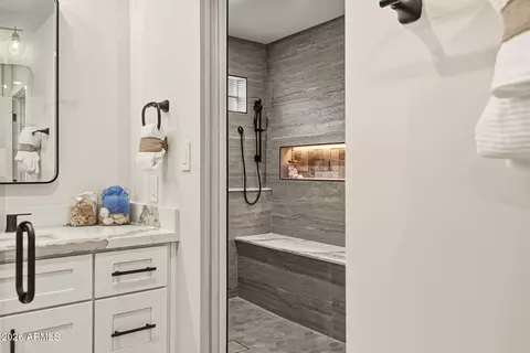 Bath - 5919 N 45th St, Phoenix, AZ 85018 photo 5 of 9