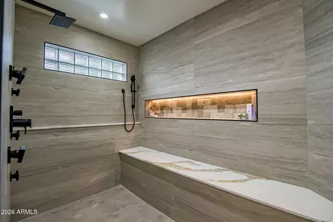 Bath - 5919 N 45th St, Phoenix, AZ 85018 photo 7 of 9