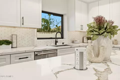 Kitchen - 5919 N 45th St, Phoenix, AZ 85018 photo 6 of 11