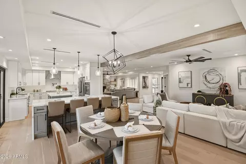 Dining - 5919 N 45th St, Phoenix, AZ 85018 photo 4 of 5