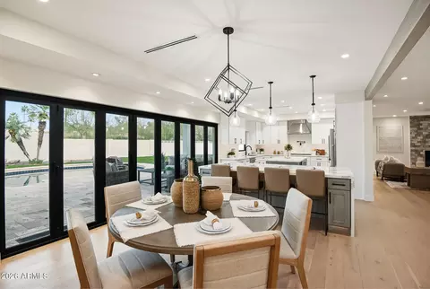 Dining - 5919 N 45th St, Phoenix, AZ 85018 photo 2 of 5