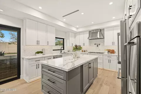 Kitchen - 5919 N 45th St, Phoenix, AZ 85018 photo 4 of 11