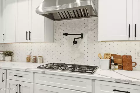Kitchen - 5919 N 45th St, Phoenix, AZ 85018 photo 9 of 11
