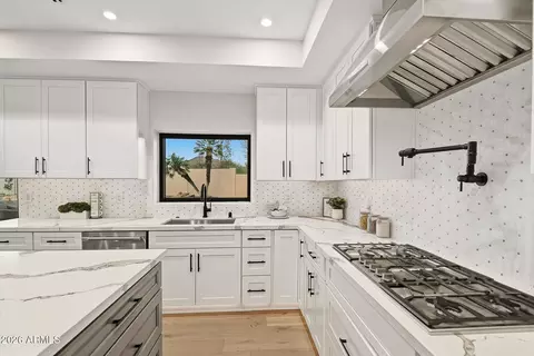 Kitchen - 5919 N 45th St, Phoenix, AZ 85018 photo 10 of 11