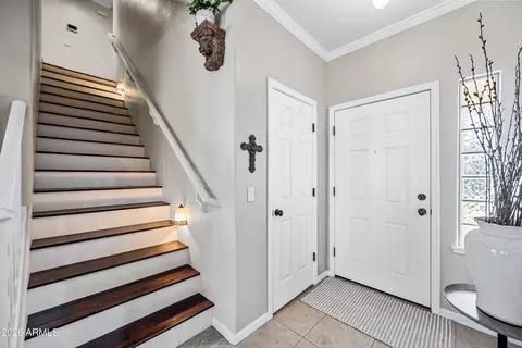 Entry Way - 1048 E Iris Dr, Chandler, AZ 85286 photo 2 of 4