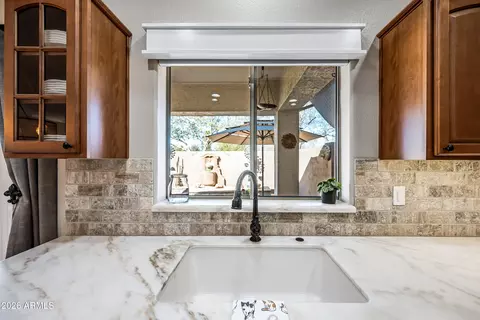 Kitchen - 1048 E Iris Dr, Chandler, AZ 85286 photo 6 of 6