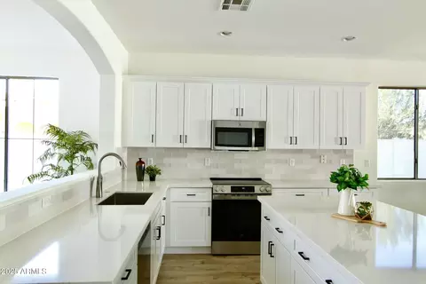 Kitchen - 1236 E Nightingale Ln, Gilbert, AZ 85298 photo 1 of 8