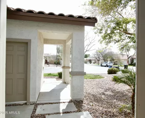 Exterior - 1236 E Nightingale Ln, Gilbert, AZ 85298 photo 2 of 7