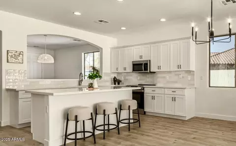 Kitchen - 1236 E Nightingale Ln, Gilbert, AZ 85298 photo 3 of 8