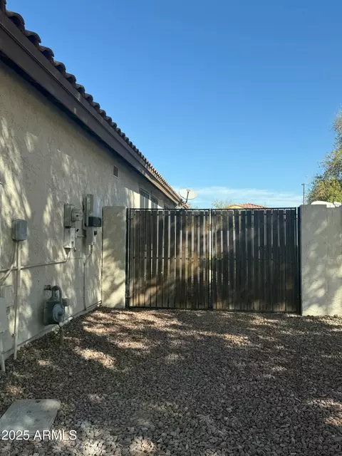 Exterior - 1236 E Nightingale Ln, Gilbert, AZ 85298 photo 3 of 7