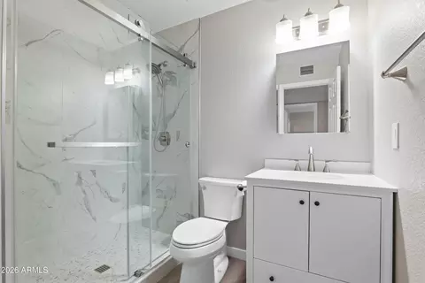 Bath - 792 Eugie Ave, Phoenix, AZ 85022 photo 1 of 1