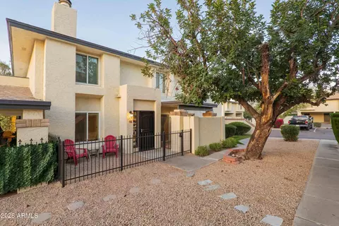 792 Eugie Ave, Phoenix, AZ 85022