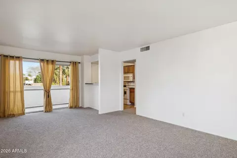 Living - 5135 N 10th St #18, Phoenix, AZ 85014 photo 2 of 5