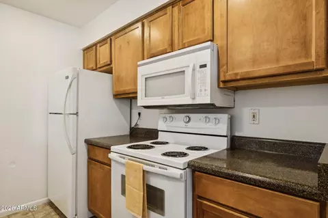 Kitchen - 5135 N 10th St #18, Phoenix, AZ 85014 photo 1 of 2