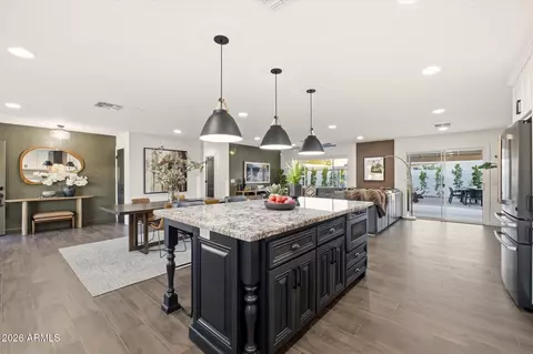 Kitchen - 2115 E State Ave, Phoenix, AZ 85020 photo 3 of 4