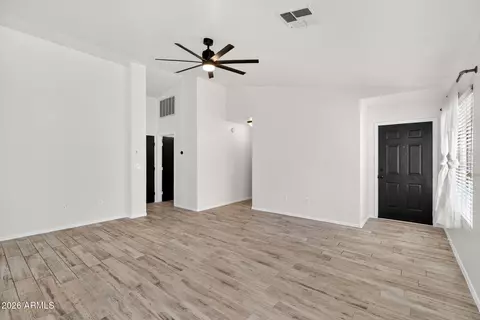 1365 W Vaughn Ave W, Gilbert, AZ 85233 photo 4
