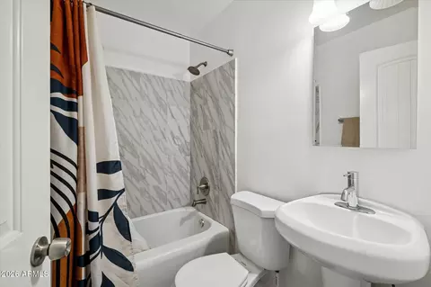 Bath - 4908 E Granada Rd, Phoenix, AZ 85008 photo 2 of 2