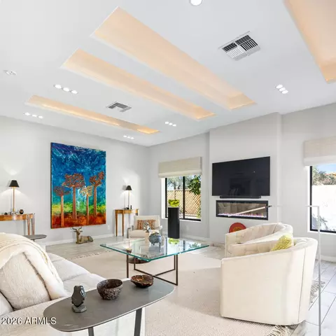 Living - 2502 E Montebello Ave, Phoenix, AZ 85016 photo 2 of 3
