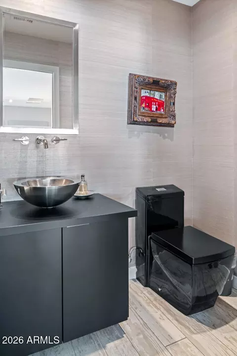 Bath - 2502 E Montebello Ave, Phoenix, AZ 85016 photo 5 of 5