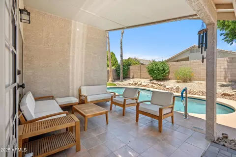 Exterior - 4440 E Tether Trl, Phoenix, AZ 85050 photo 2 of 4