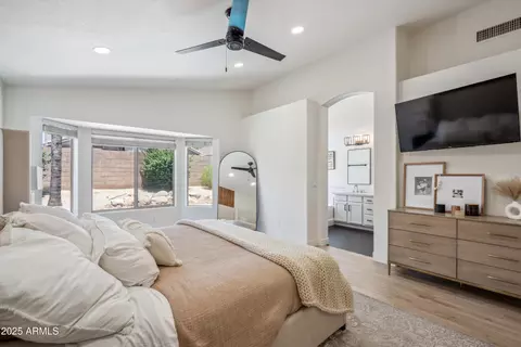 Bedroom - 4440 E Tether Trl, Phoenix, AZ 85050 photo 2 of 4