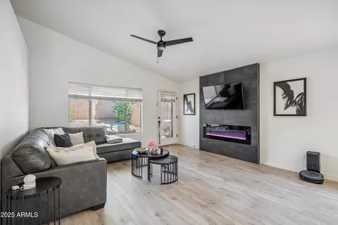 Living - 4440 E Tether Trl, Phoenix, AZ 85050 photo 1 of 1