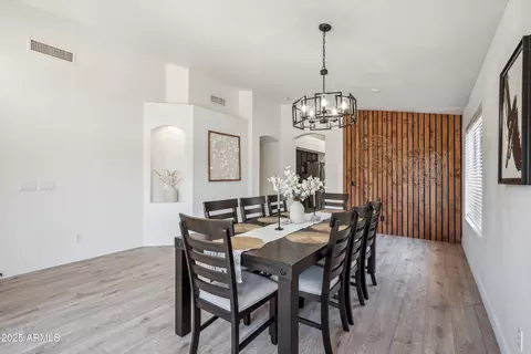 Dining - 4440 E Tether Trl, Phoenix, AZ 85050 photo 1 of 1