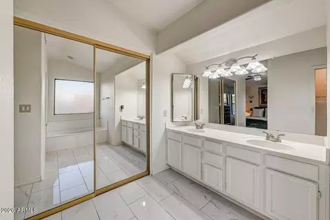 Bath - 322 E Vaughn Ave, Gilbert, AZ 85234 photo 1 of 6