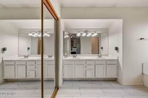 Bath - 322 E Vaughn Ave, Gilbert, AZ 85234 photo 3 of 6