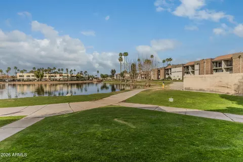 View/Area - 10828 N Biltmore Dr #162, Phoenix, AZ 85029 photo 2 of 3