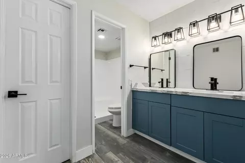 Bath - 10828 N Biltmore Dr #162, Phoenix, AZ 85029 photo 1 of 3