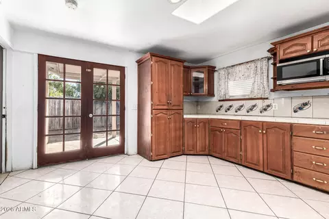 Kitchen - 2100 E Alpine Cir, Mesa, AZ 85204 photo 2 of 5
