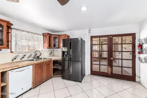 Kitchen - 2100 E Alpine Cir, Mesa, AZ 85204 photo 4 of 5