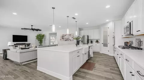 Kitchen - 10064 E Satellite Dr, Mesa, AZ 85212 photo 2 of 2