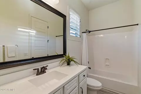 Bath - 9127 E Lynwood St, Mesa, AZ 85207 photo 6 of 7