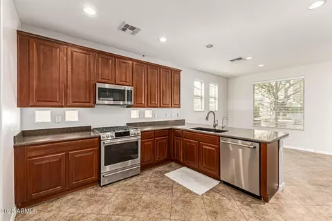 Kitchen - 5510 W Tether Trl, Phoenix, AZ 85083 photo 2 of 4
