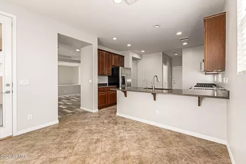 Kitchen - 5510 W Tether Trl, Phoenix, AZ 85083 photo 4 of 4