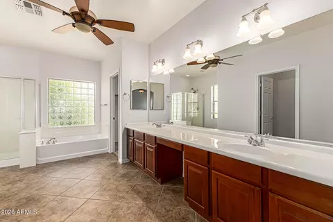 Bath - 5510 W Tether Trl, Phoenix, AZ 85083 photo 2 of 6
