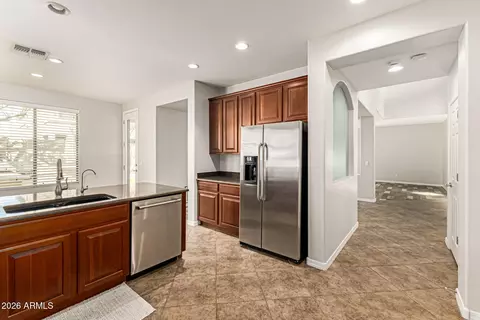 Kitchen - 5510 W Tether Trl, Phoenix, AZ 85083 photo 3 of 4