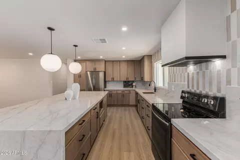 Kitchen - 3515 E Winchcomb Dr, Phoenix, AZ 85032 photo 3 of 4