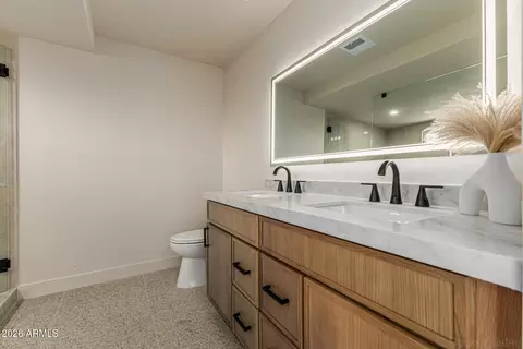 Bath - 3515 E Winchcomb Dr, Phoenix, AZ 85032 photo 1 of 2