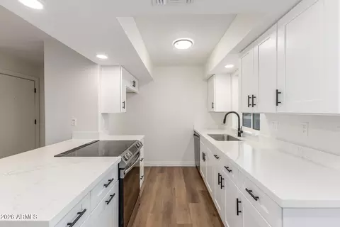 4554 E Paradise Village Pkwy N #227, Phoenix, AZ 85032
