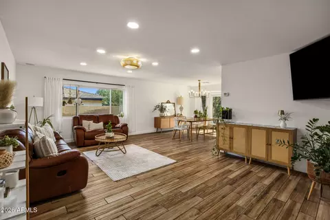 Living - 525 W Willow Ave, Phoenix, AZ 85029 photo 1 of 2