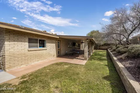 Exterior - 525 W Willow Ave, Phoenix, AZ 85029 photo 5 of 6
