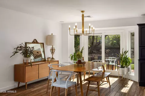 Dining - 525 W Willow Ave, Phoenix, AZ 85029 photo 1 of 2