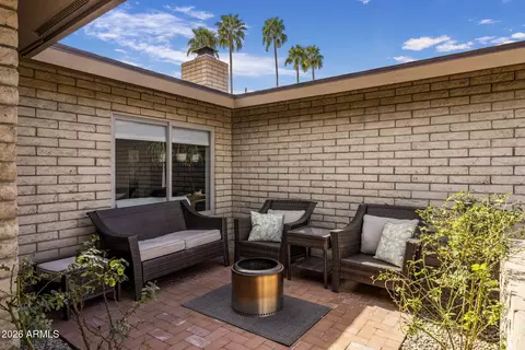 Exterior - 525 W Willow Ave, Phoenix, AZ 85029 photo 2 of 6