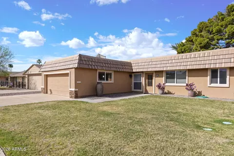 10442 W Prairie Hills Cir, Sun City, AZ 85351
