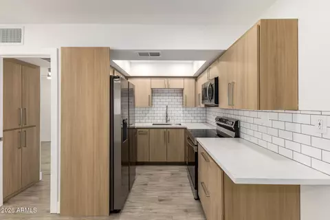 6721 E Mcdowell Rd #302C, Scottsdale, AZ 85257