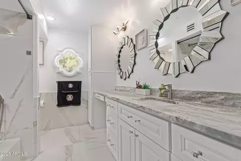 Bath - 10113 E Topaz Dr, Scottsdale, AZ 85258 photo 11 of 12